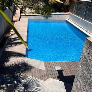  Appartamento 2 Pièces Rez-de-jardin Dans Maison Avec Piscine